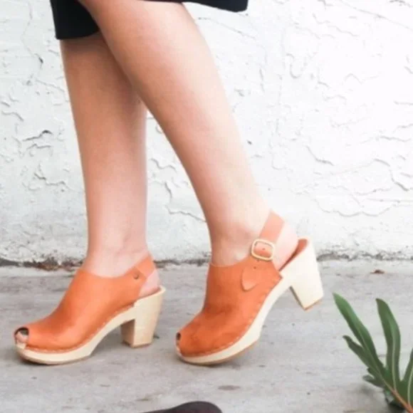 Bryr Shoes Bryr Suzie Peep Toe Clogs In Whiskey 38 Poshmark